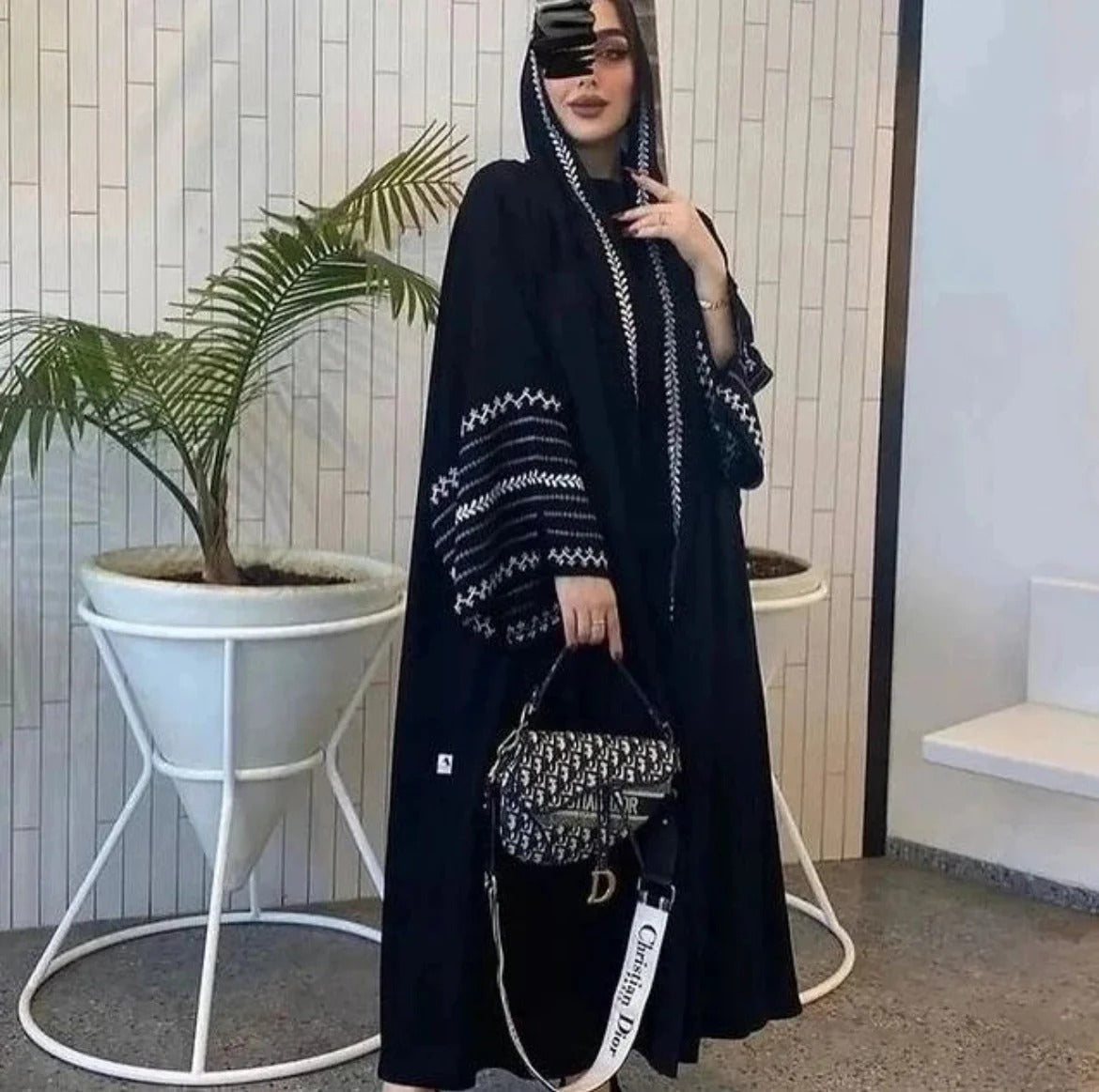 Black Nida Cut Abaya